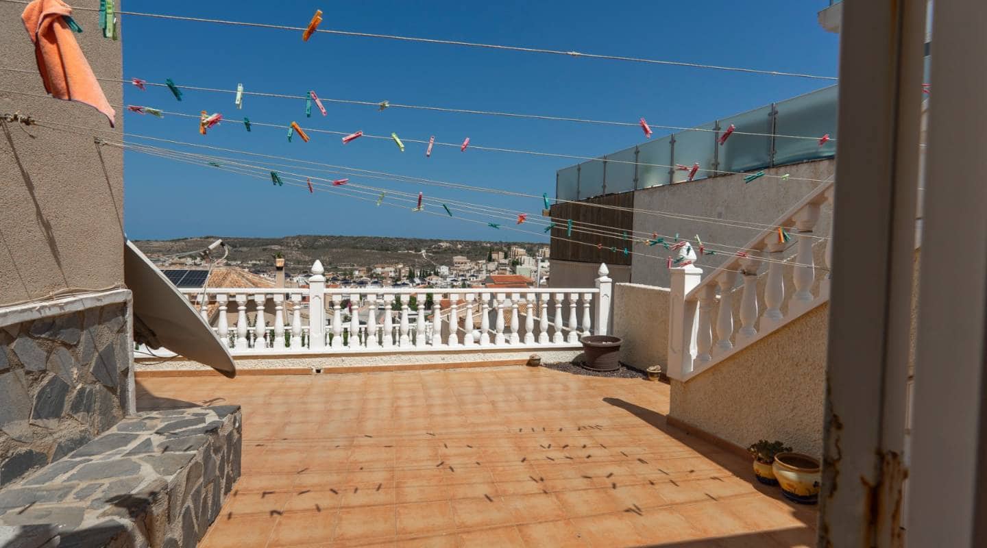 3 makuuhuone Huvila myytävänä paikassa La Marquesa - 299 950 € (Ref: 9127415)