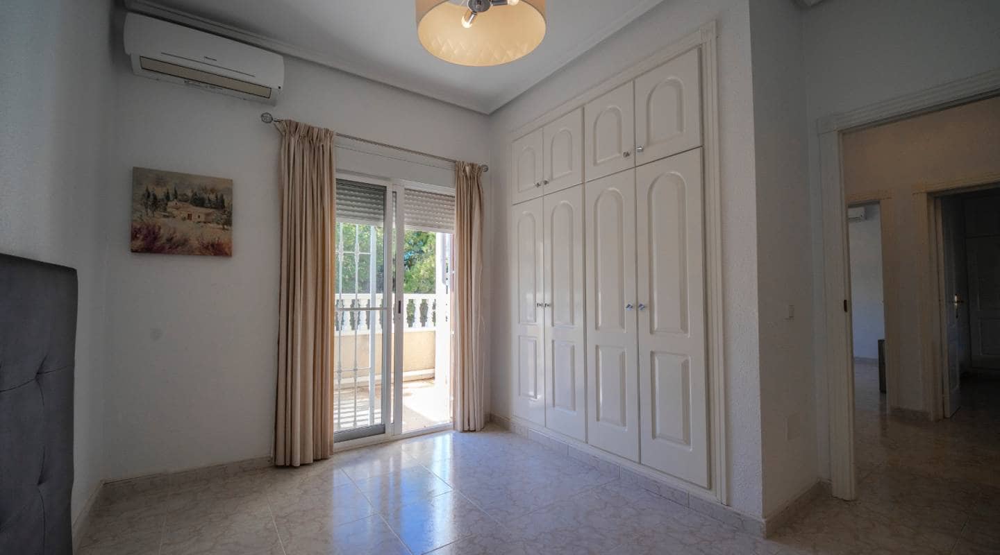 5 makuuhuone Huvila myytävänä paikassa Dona Pepa - 680 000 € (Ref: 9127417)