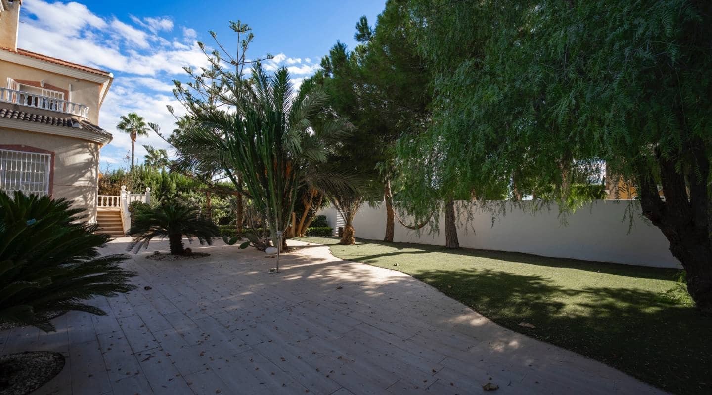 5 makuuhuone Huvila myytävänä paikassa Dona Pepa - 680 000 € (Ref: 9127417)