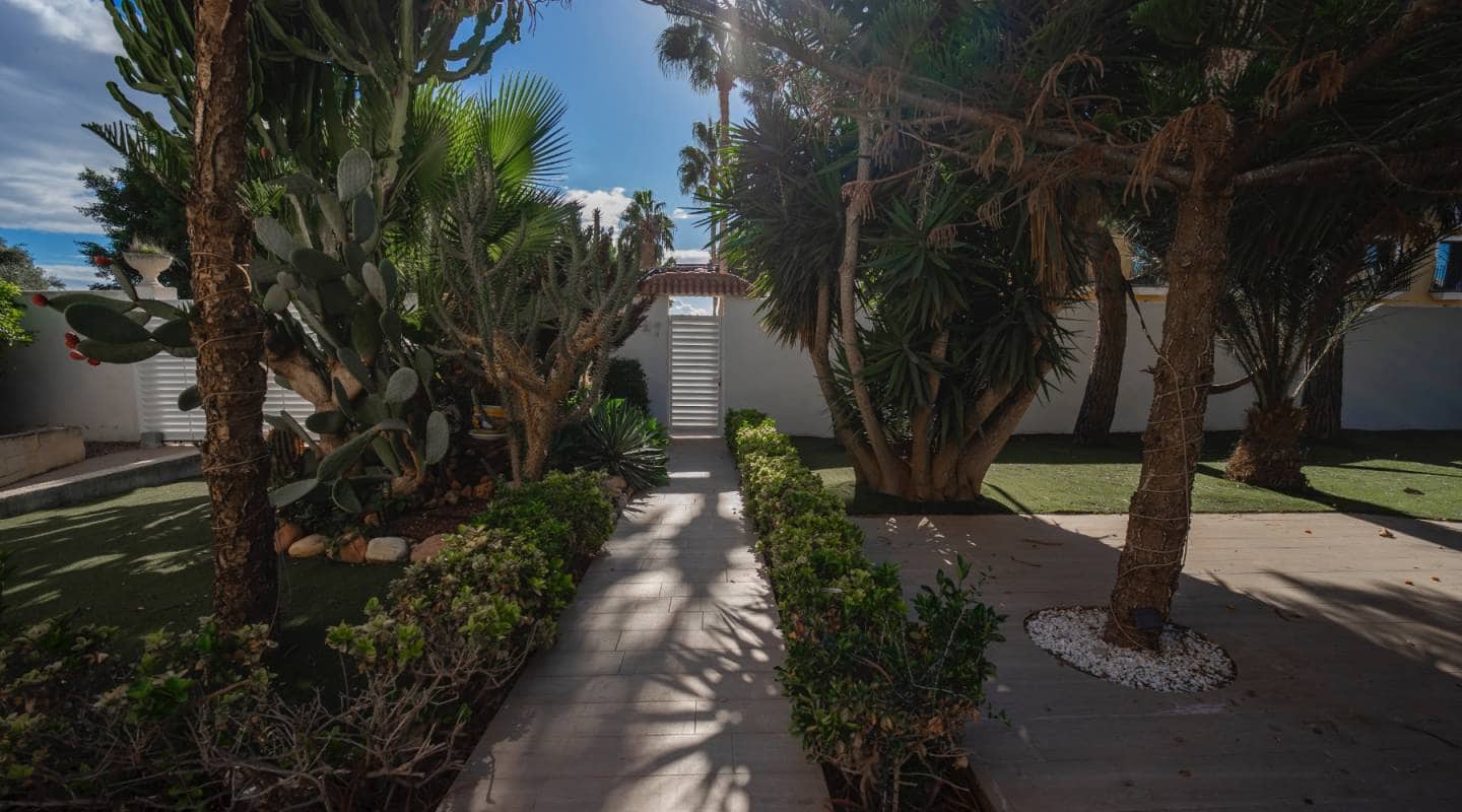 5 makuuhuone Huvila myytävänä paikassa Dona Pepa - 680 000 € (Ref: 9127417)