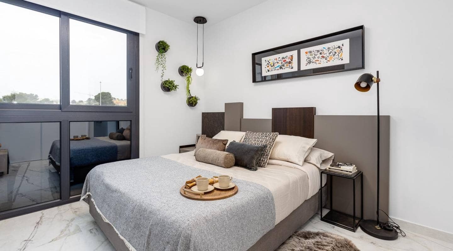 Chalet de 3 habitaciones en Ciudad Quesada en venta con piscina - 496.000 € (Ref: 9223602)