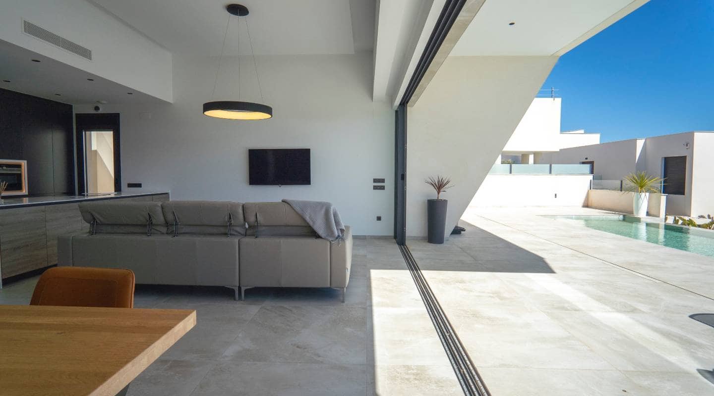 5 soveværelse Villa til salg i Ciudad Quesada med swimmingpool - € 795.000 (Ref: 9289478)