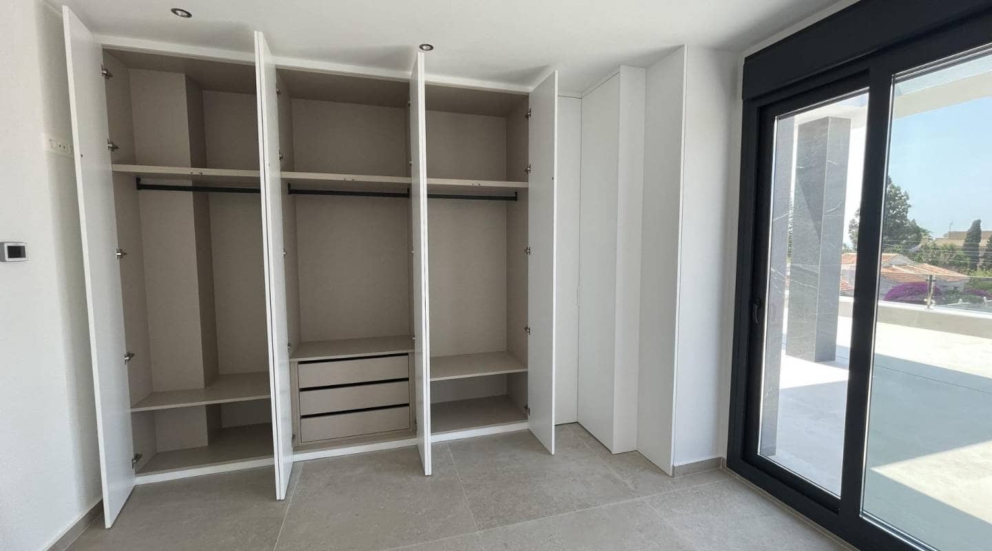 3 bedroom Villa for sale in Ciudad Quesada with pool - € 799,900 (Ref: 9289482)