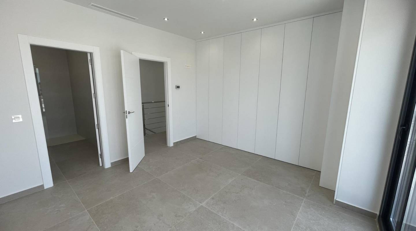 3 bedroom Villa for sale in Ciudad Quesada with pool - € 799,900 (Ref: 9289482)