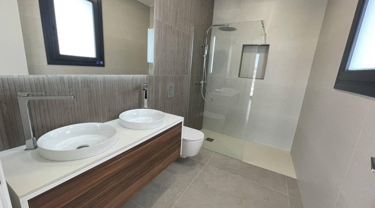 3 bedroom Villa for sale in Ciudad Quesada with pool - € 799,900 (Ref: 9289482)