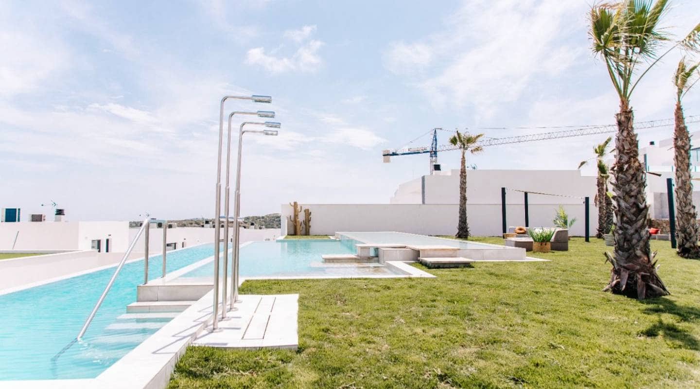 4 soveværelse Bungalow til salg i Ciudad Quesada med swimmingpool - € 599.000 (Ref: 9289485)