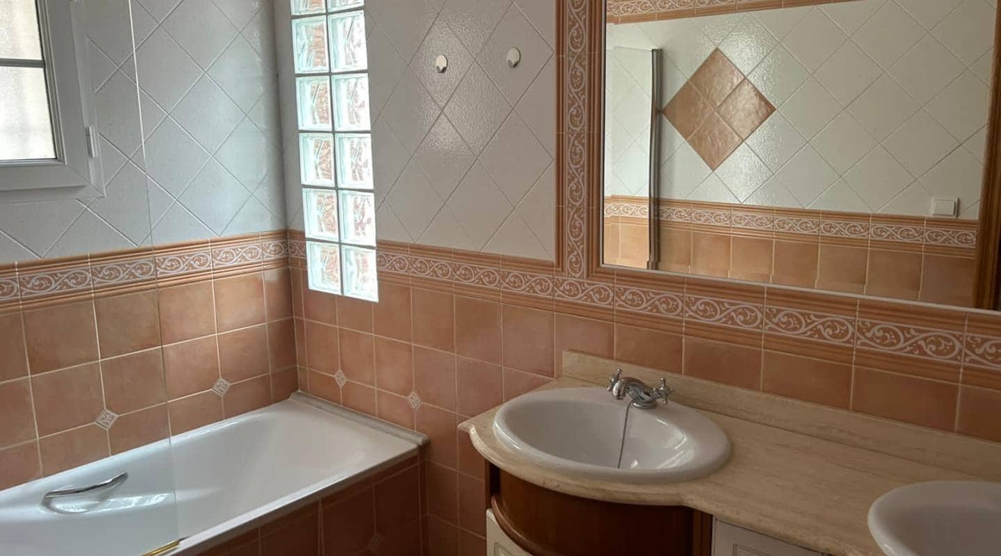 3 Zimmer Villa zu verkaufen in Villamartin mit Pool - 369.000 € (Ref: 9311214)