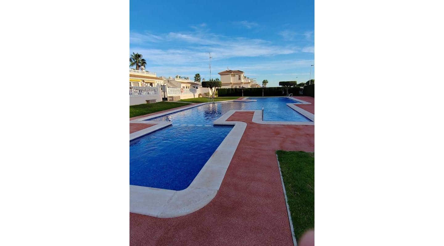 3 Zimmer Villa zu verkaufen in Villamartin mit Pool - 369.000 € (Ref: 9311214)