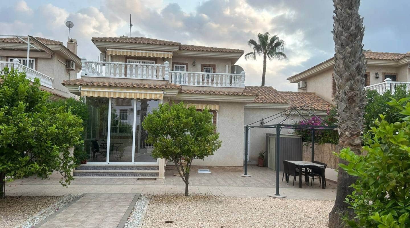 3 Zimmer Villa zu verkaufen in Villamartin mit Pool - 369.000 € (Ref: 9311214)