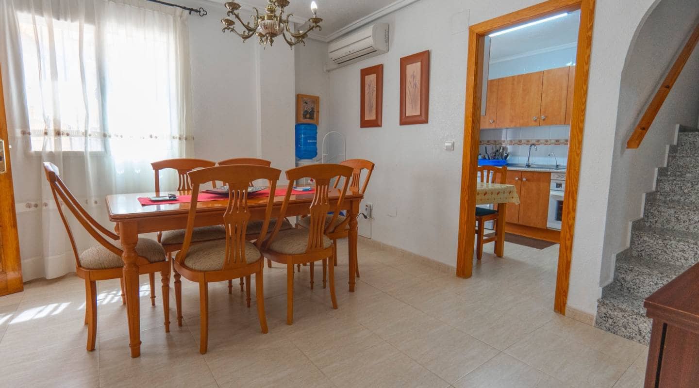 3 sovrum Semi-fristående Villa till salu i Ciudad Quesada med pool - 219 950 € (Ref: 9311216)