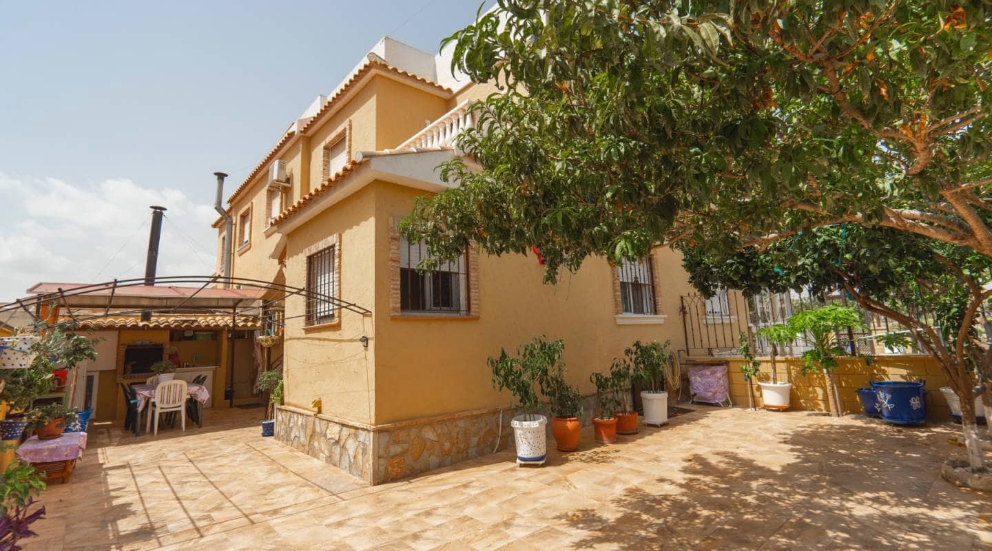 3 sovrum Semi-fristående Villa till salu i Ciudad Quesada med pool - 219 950 € (Ref: 9311216)