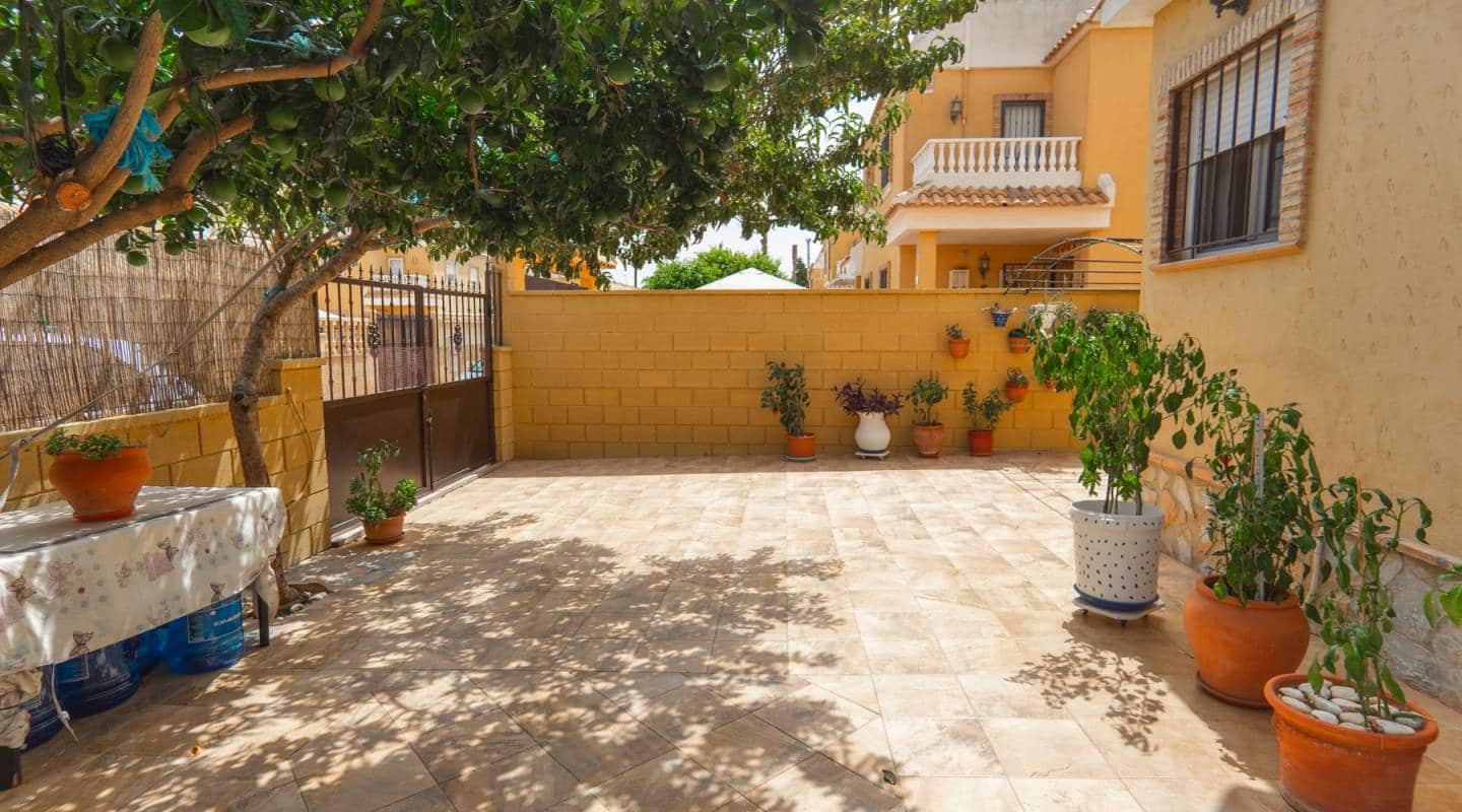 3 sovrum Semi-fristående Villa till salu i Ciudad Quesada med pool - 219 950 € (Ref: 9311216)