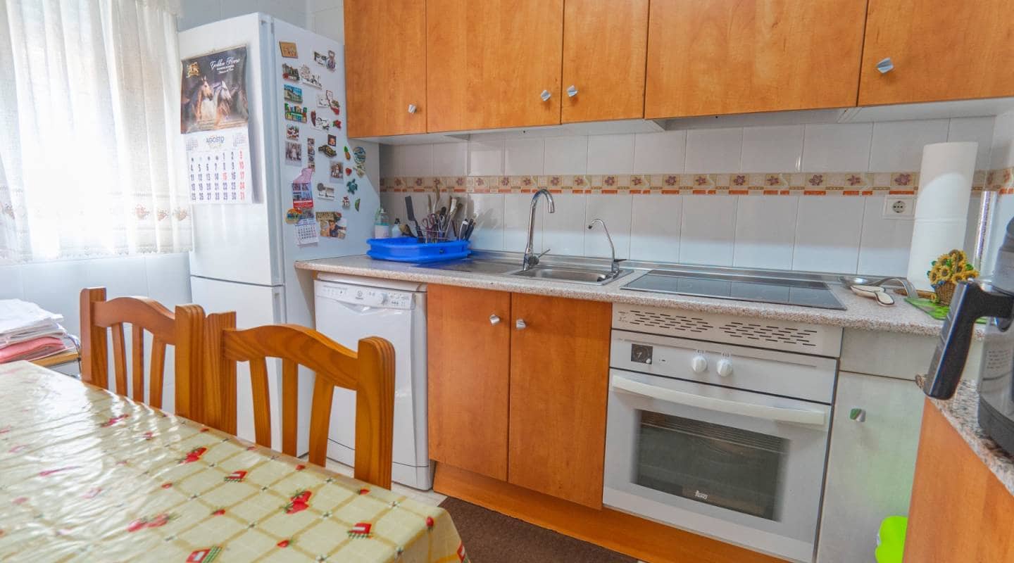 3 sovrum Semi-fristående Villa till salu i Ciudad Quesada med pool - 219 950 € (Ref: 9311216)