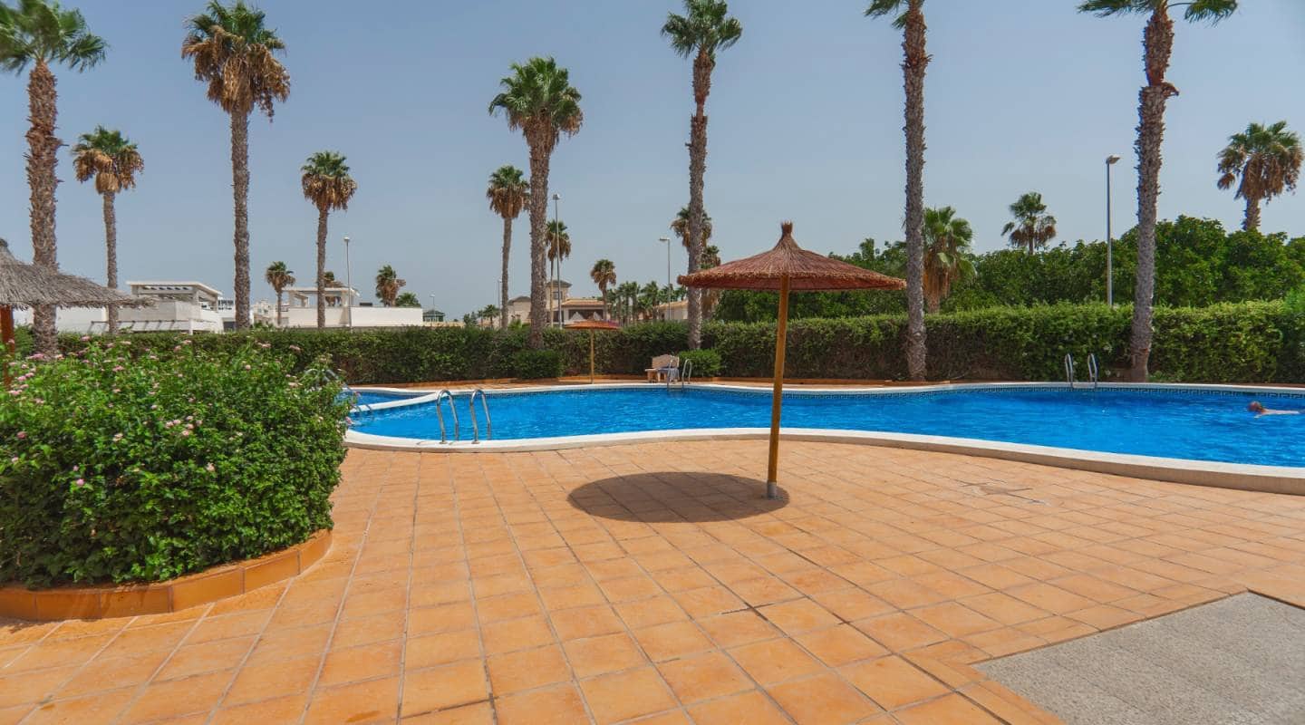 3 sovrum Semi-fristående Villa till salu i Ciudad Quesada med pool - 219 950 € (Ref: 9311216)