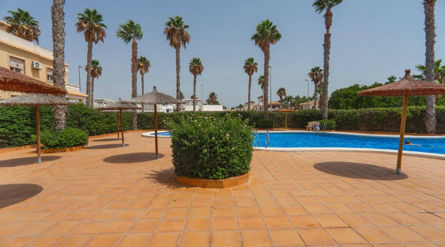 3 sovrum Semi-fristående Villa till salu i Ciudad Quesada med pool - 219 950 € (Ref: 9311216)