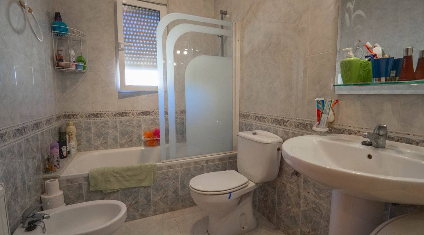 3 bedroom Villa for sale in Ciudad Quesada with pool - € 380,000 (Ref: 9311217)
