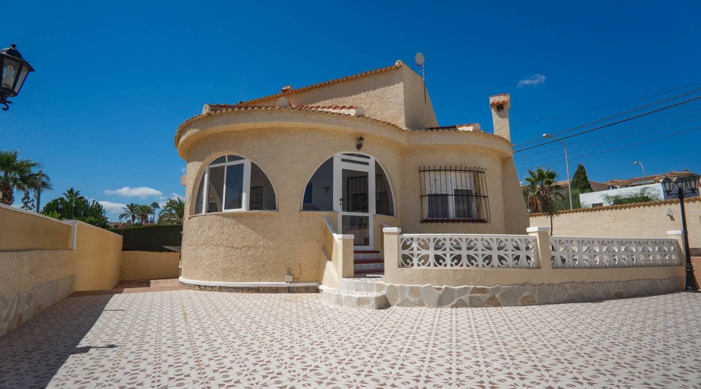 3 bedroom Villa for sale in Ciudad Quesada with pool - € 380,000 (Ref: 9311217)