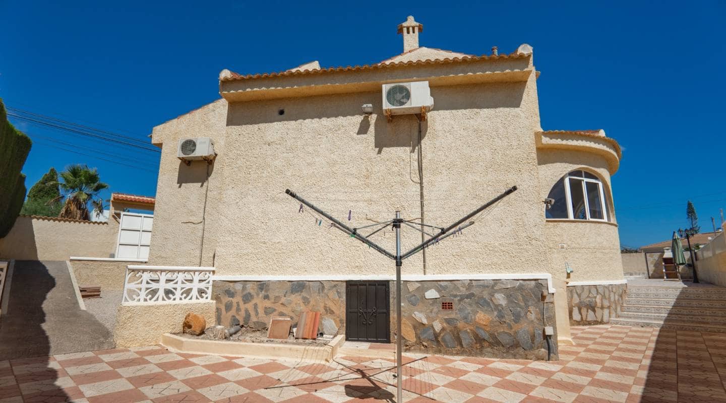 3 bedroom Villa for sale in Ciudad Quesada with pool - € 380,000 (Ref: 9311217)