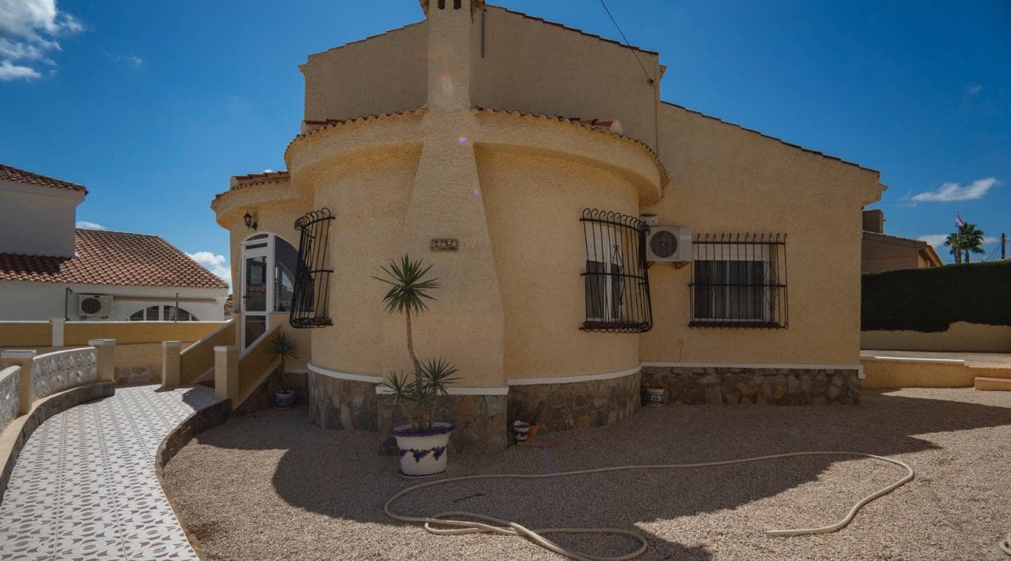 3 bedroom Villa for sale in Ciudad Quesada with pool - € 380,000 (Ref: 9311217)