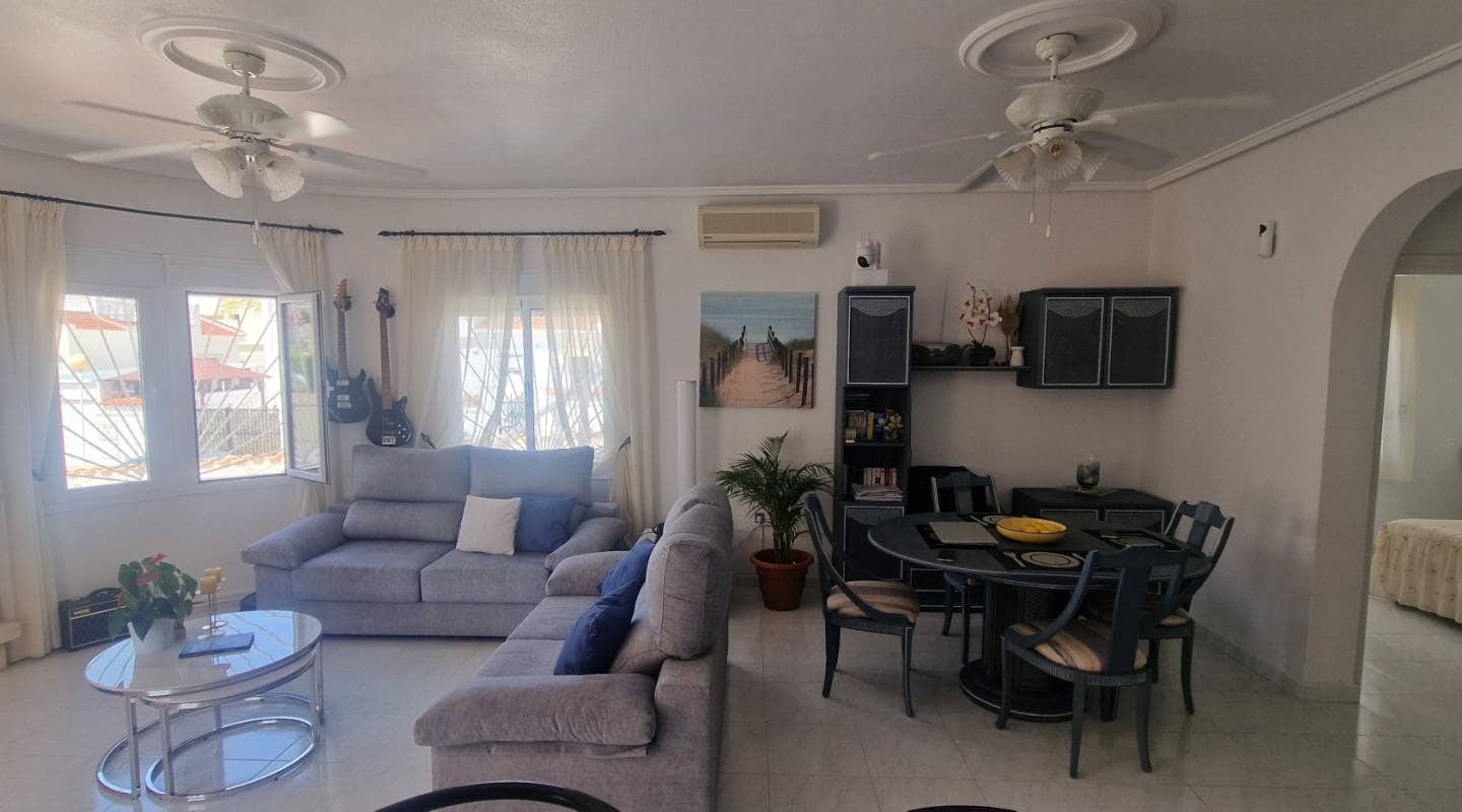 2 soveværelse Villa til salg i La Marquesa med swimmingpool - € 285.000 (Ref: 9311535)