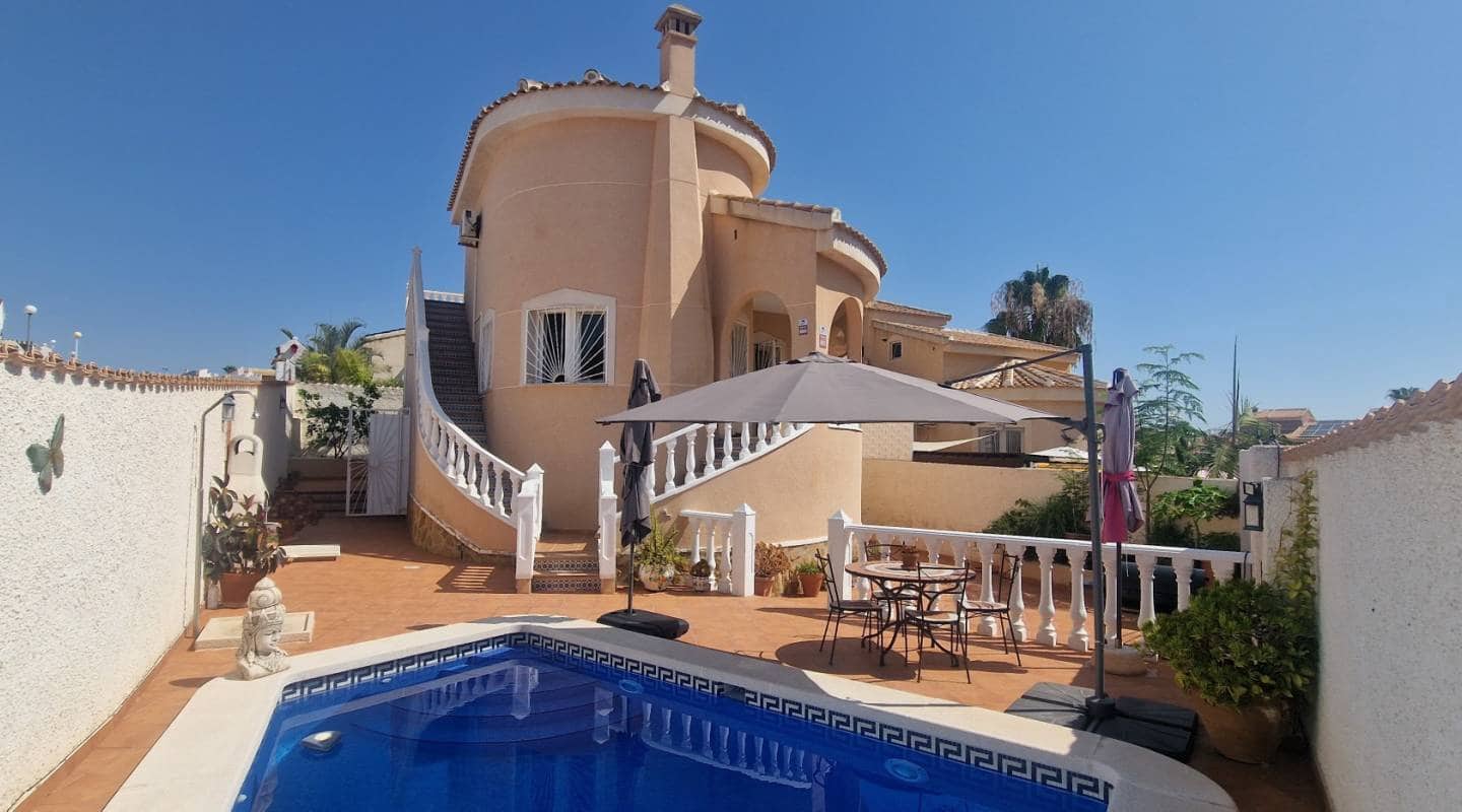 2 soveværelse Villa til salg i La Marquesa med swimmingpool - € 285.000 (Ref: 9311535)