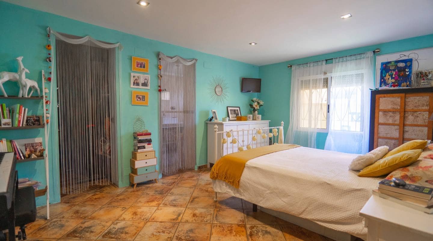 4 bedroom Villa for sale in Ciudad Quesada with pool - € 419,950 (Ref: 9311536)