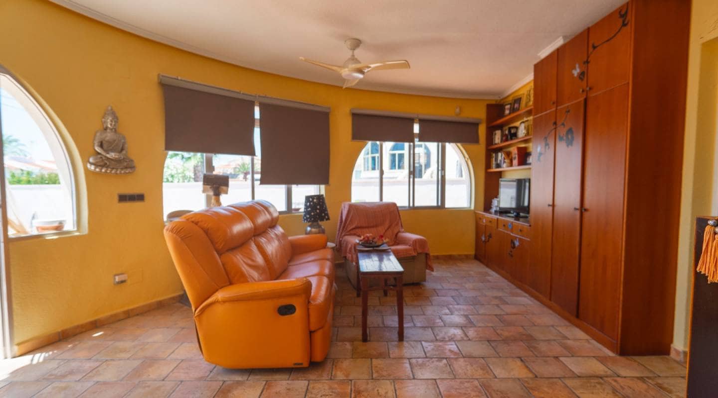 4 bedroom Villa for sale in Ciudad Quesada with pool - € 419,950 (Ref: 9311536)