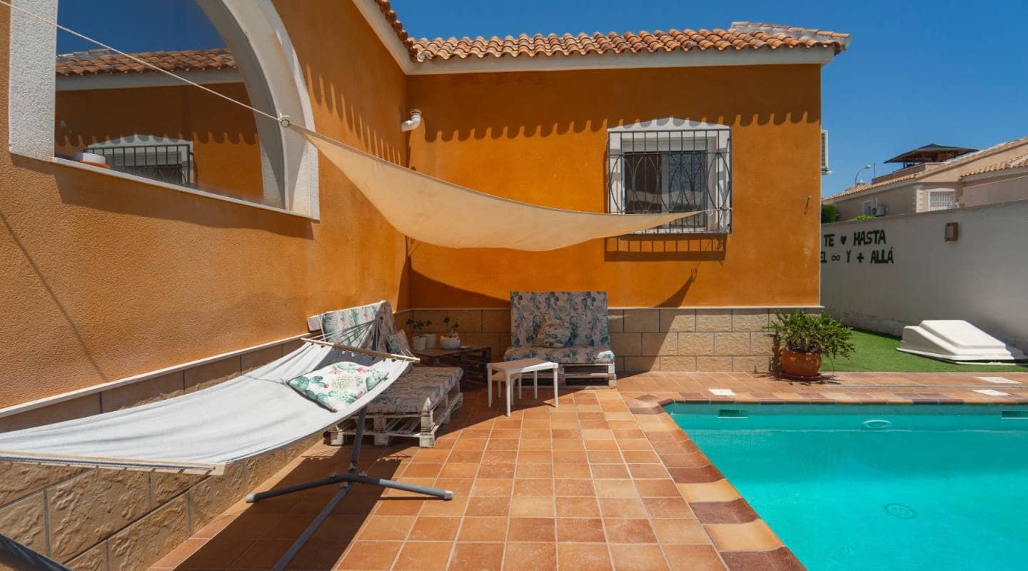 4 bedroom Villa for sale in Ciudad Quesada with pool - € 419,950 (Ref: 9311536)