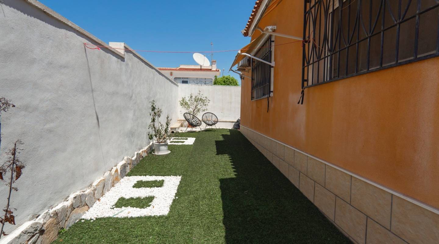 4 bedroom Villa for sale in Ciudad Quesada with pool - € 419,950 (Ref: 9311536)