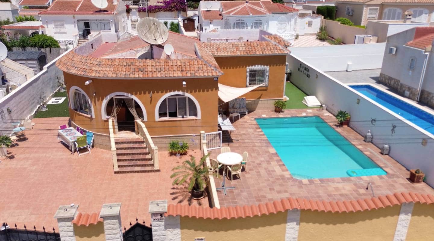 4 bedroom Villa for sale in Ciudad Quesada with pool - € 419,950 (Ref: 9311536)