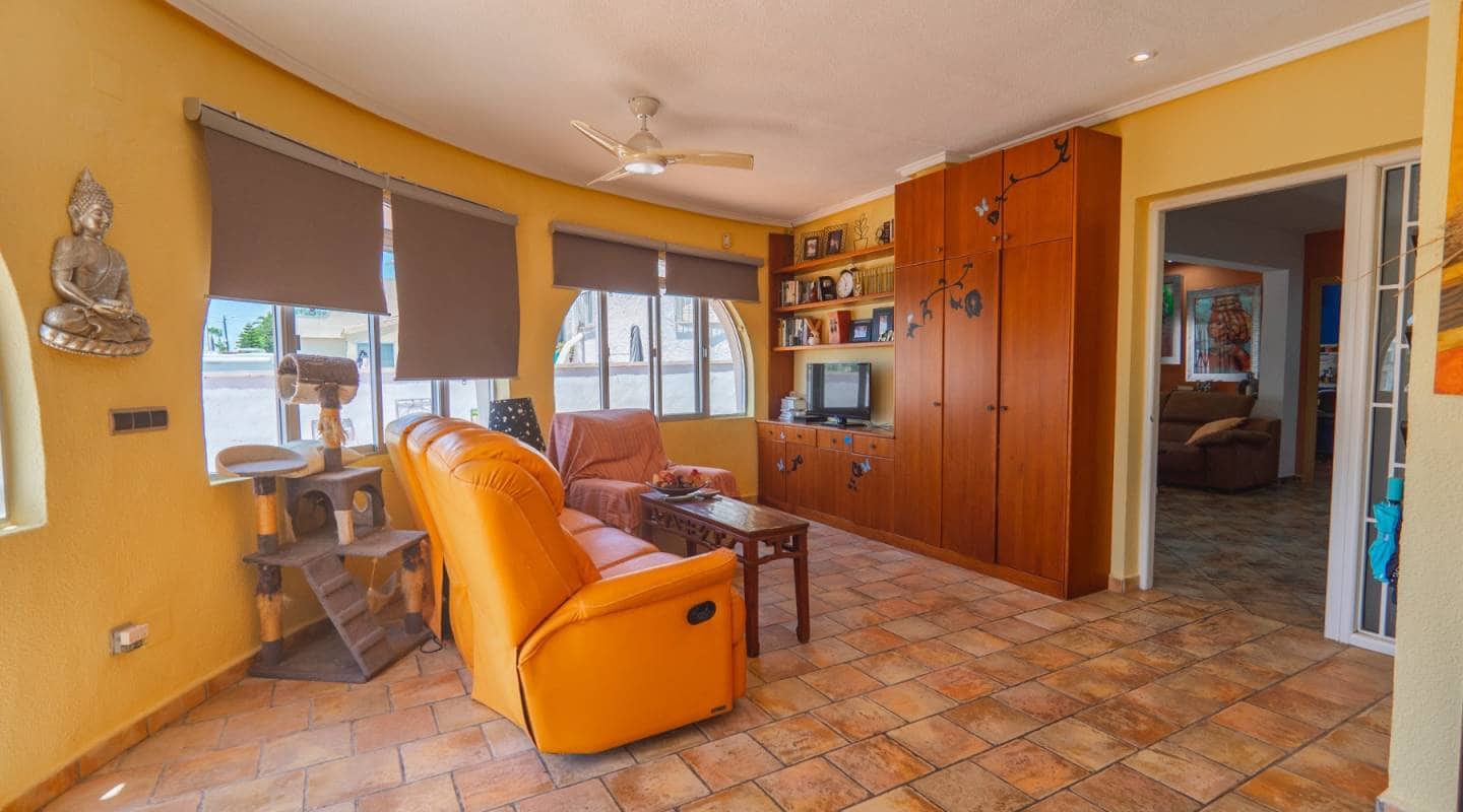 4 bedroom Villa for sale in Ciudad Quesada with pool - € 419,950 (Ref: 9311536)