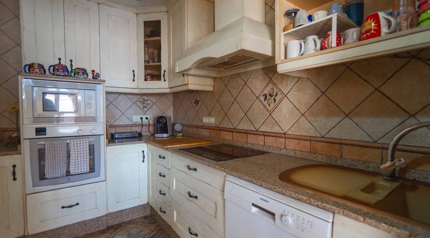 4 bedroom Villa for sale in Ciudad Quesada with pool - € 419,950 (Ref: 9311536)