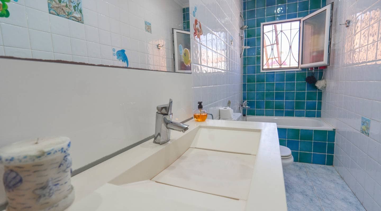 4 bedroom Villa for sale in Ciudad Quesada with pool - € 419,950 (Ref: 9311536)