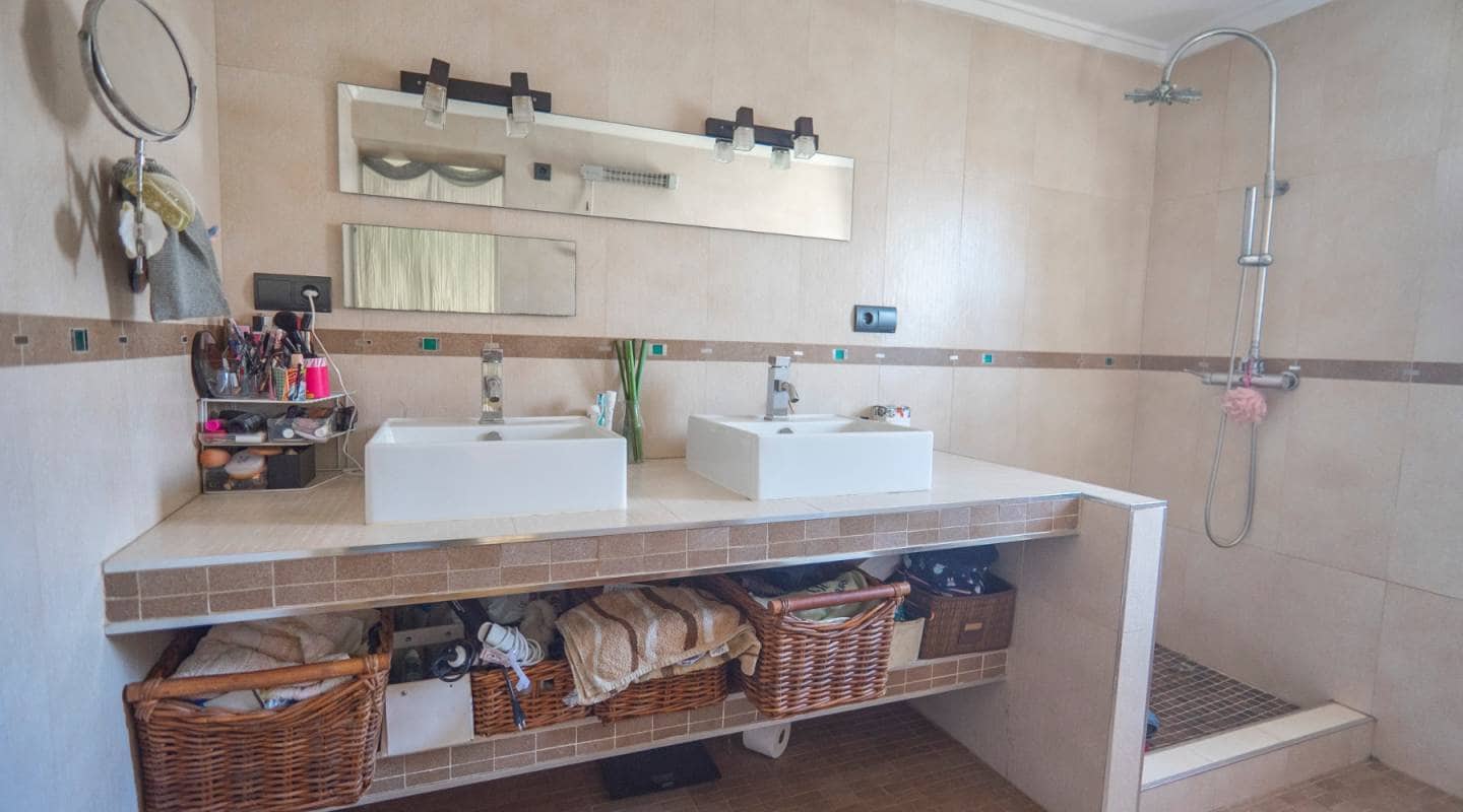 4 bedroom Villa for sale in Ciudad Quesada with pool - € 419,950 (Ref: 9311536)