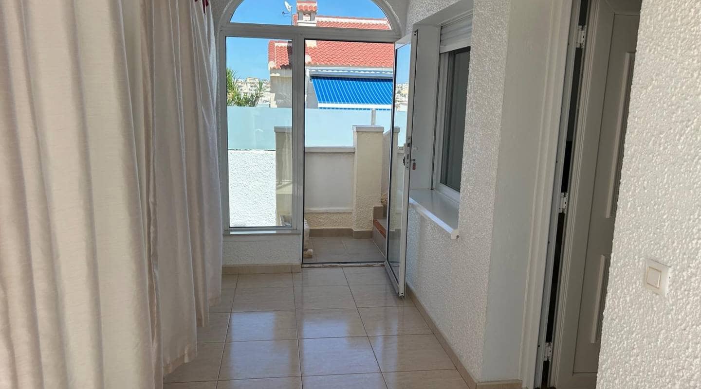 2 bedroom Villa for sale in La Marquesa with pool - € 215,000 (Ref: 9311537)