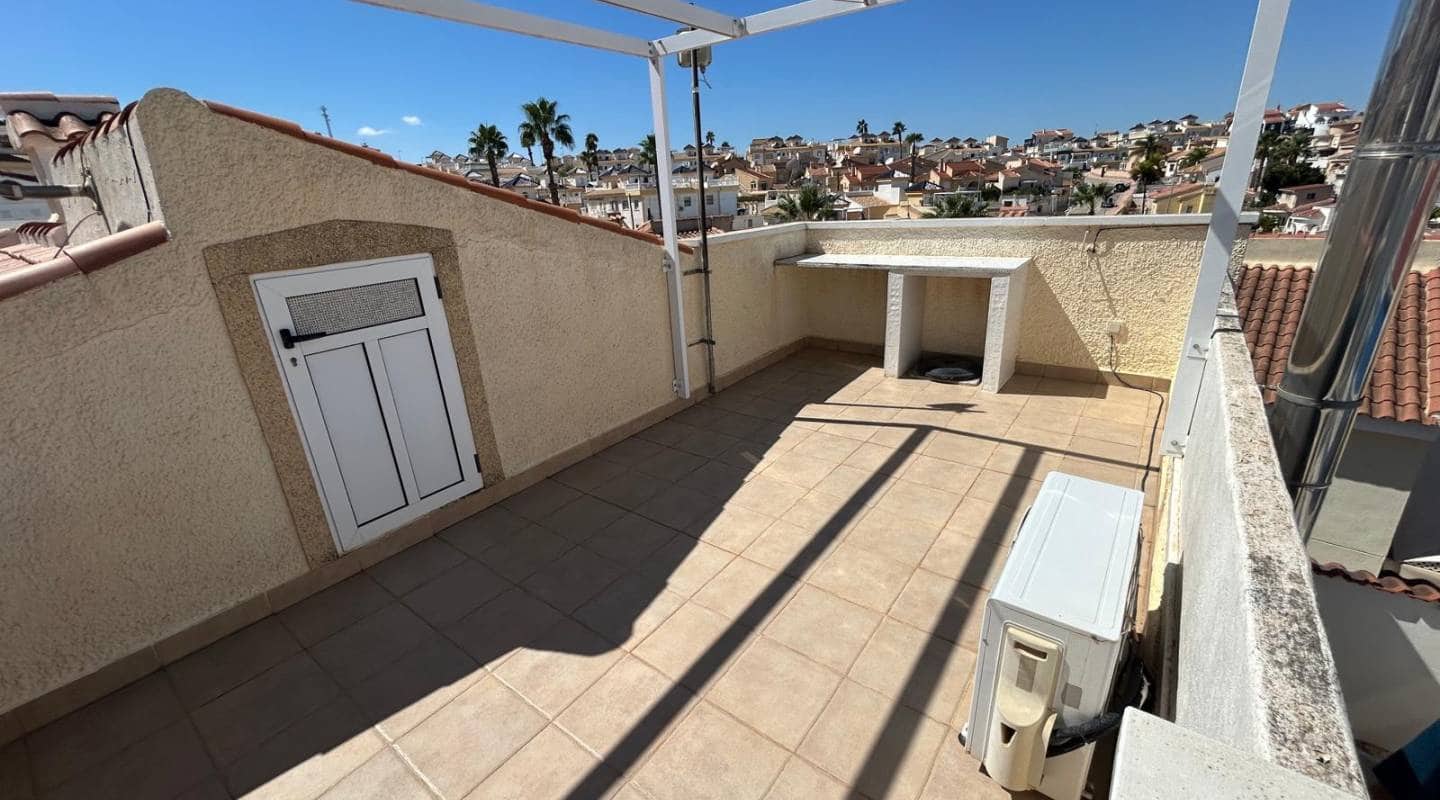 2 bedroom Villa for sale in La Marquesa with pool - € 215,000 (Ref: 9311537)