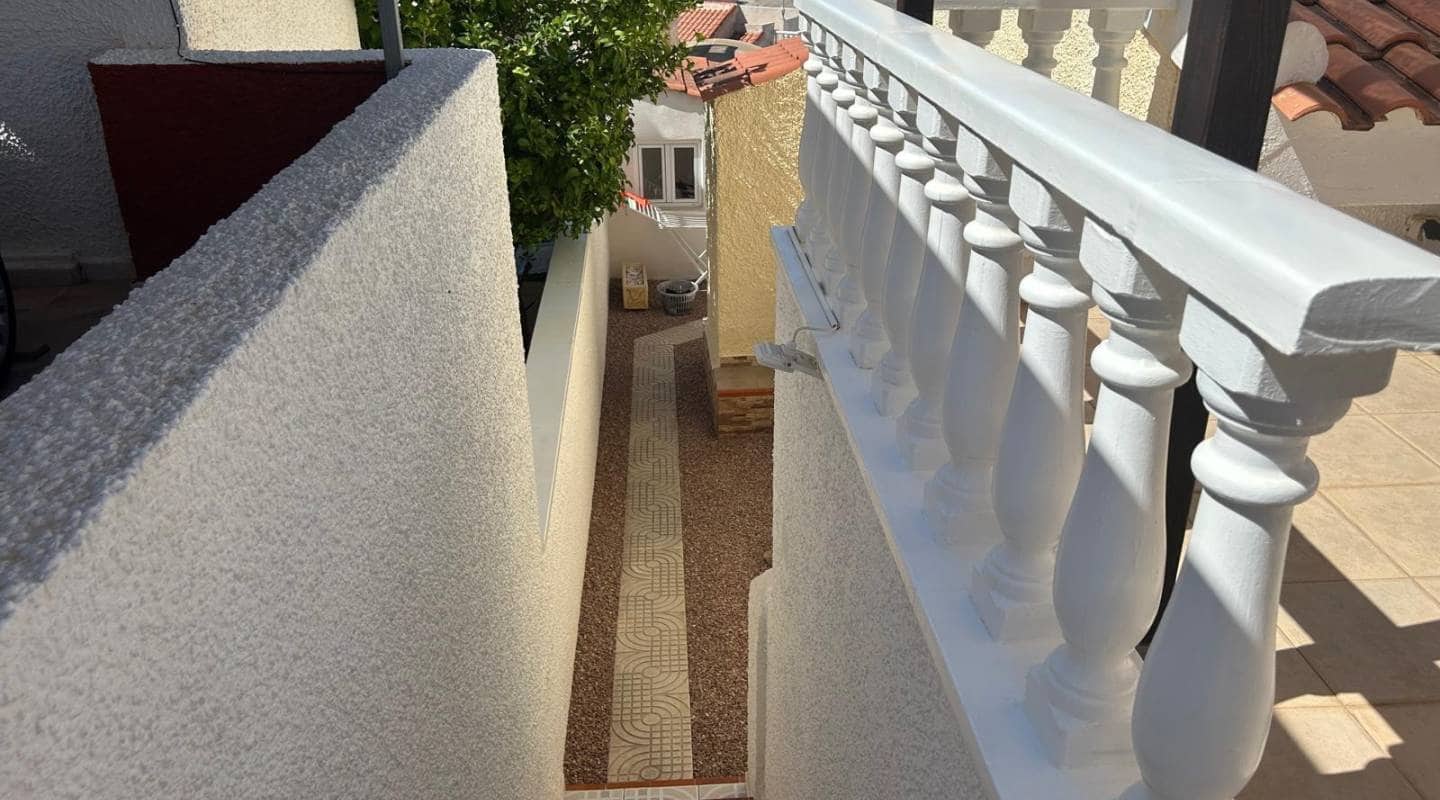 2 bedroom Villa for sale in La Marquesa with pool - € 215,000 (Ref: 9311537)