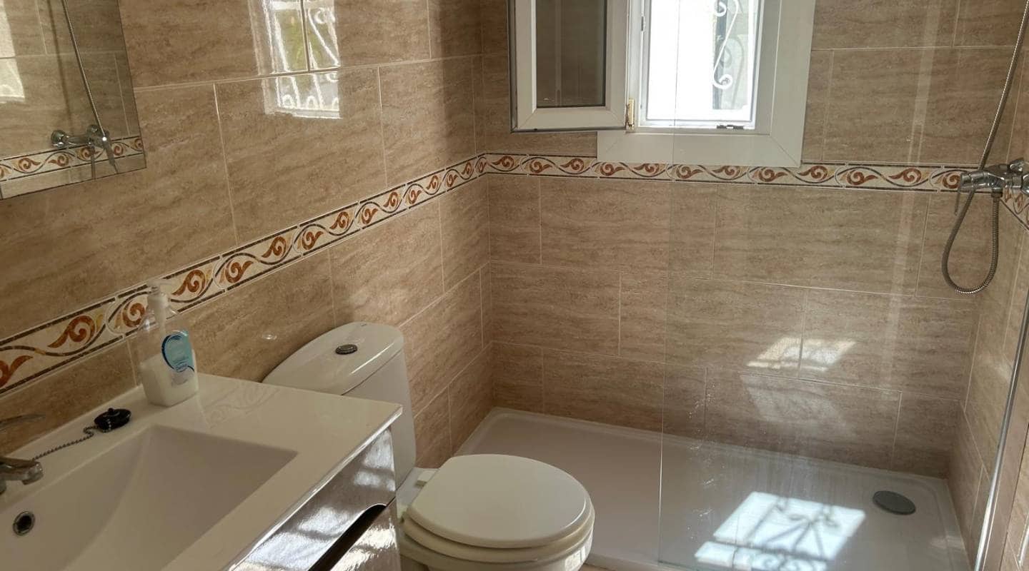 2 bedroom Villa for sale in La Marquesa with pool - € 215,000 (Ref: 9311537)