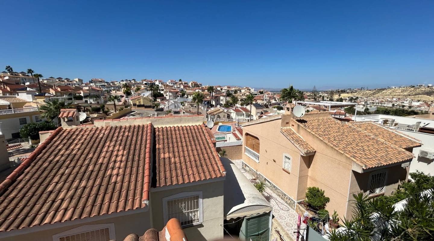 2 bedroom Villa for sale in La Marquesa with pool - € 215,000 (Ref: 9311537)