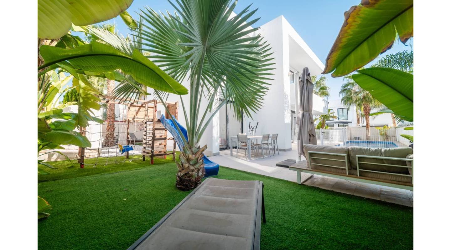 3 sypialnia Willa na sprzedaż w Pueblo Bravo z basenem - 650 000 € (Ref: 9311540)