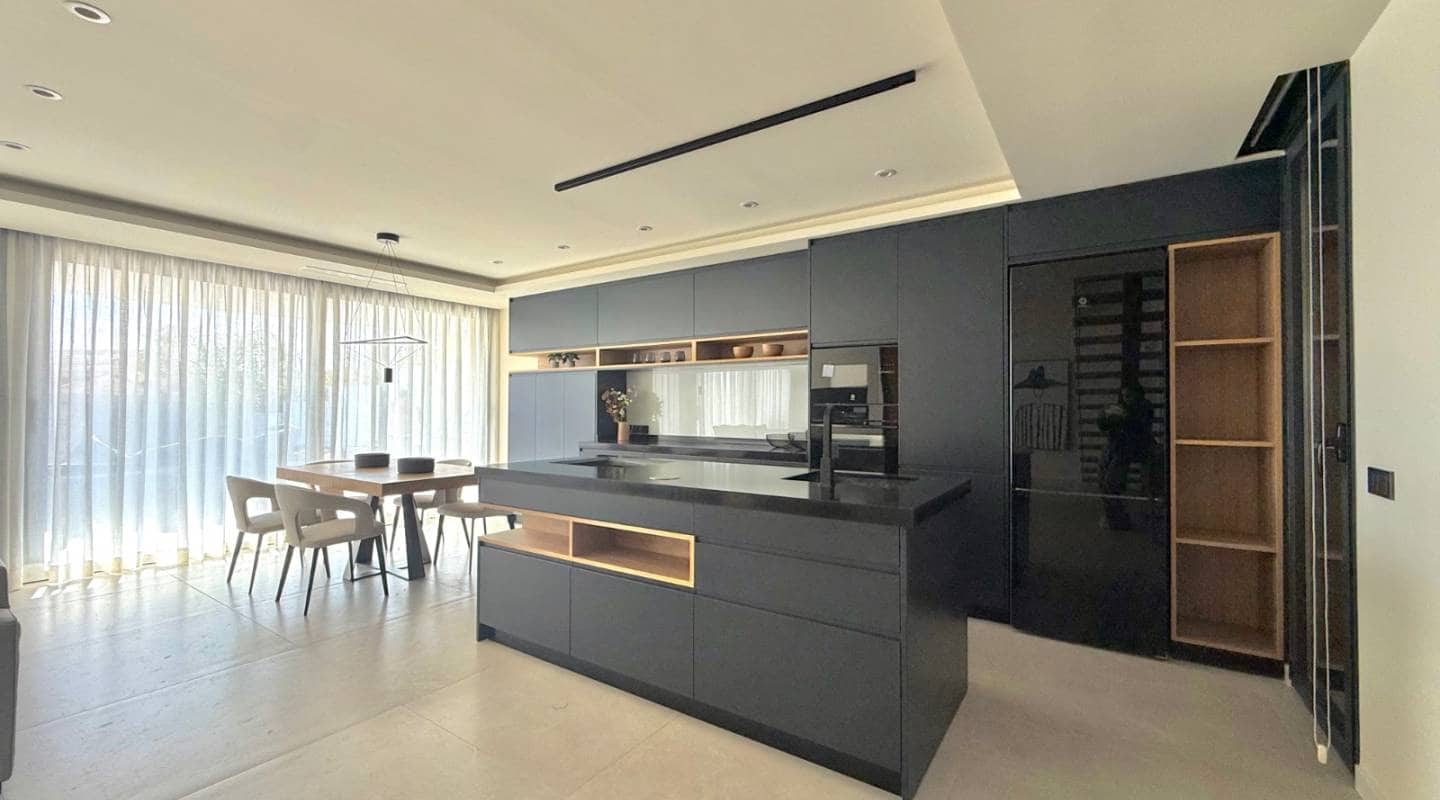 Chalet de 4 habitaciones en Ciudad Quesada en venta con piscina - 995.000 € (Ref: 9313882)