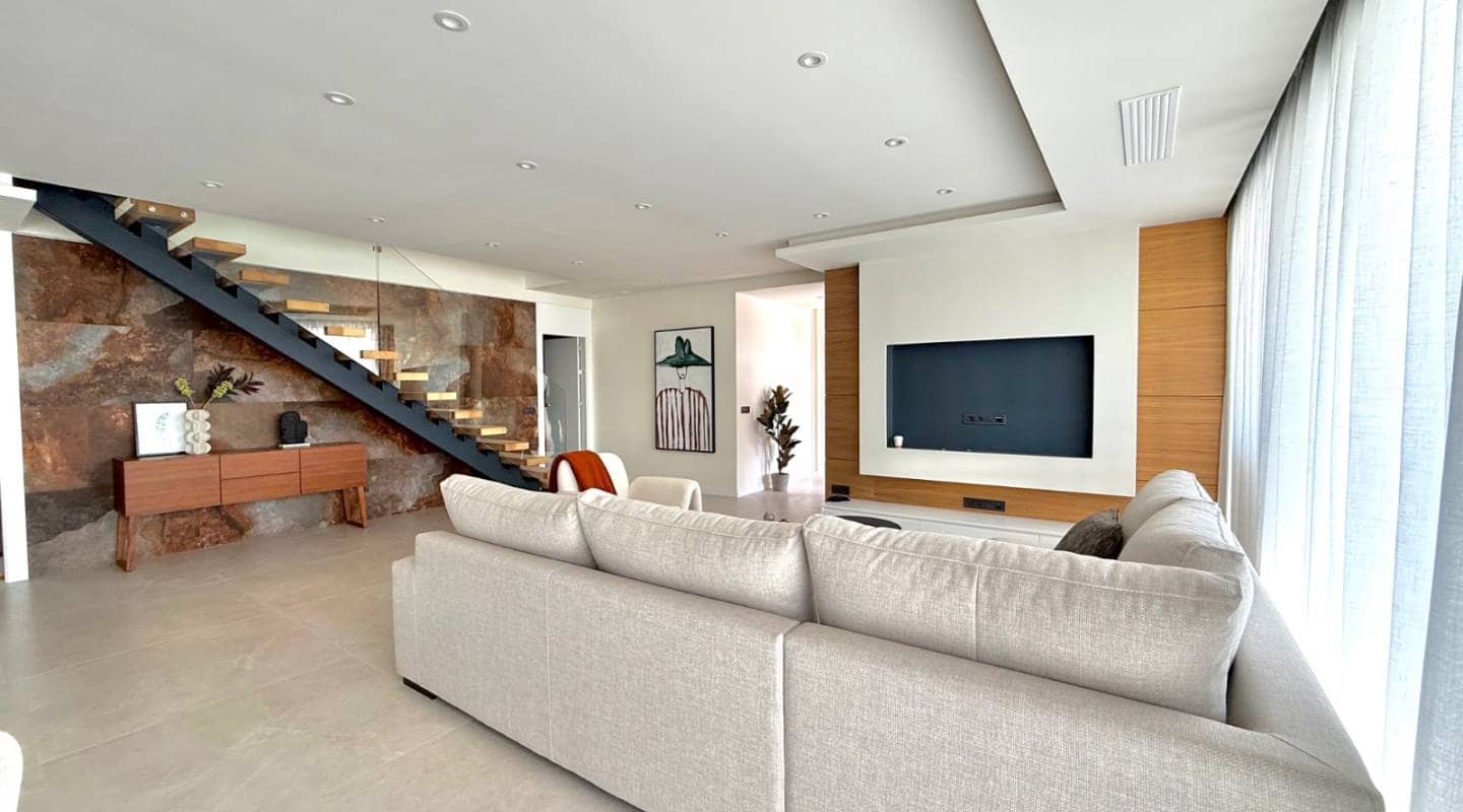 Chalet de 4 habitaciones en Ciudad Quesada en venta con piscina - 995.000 € (Ref: 9313882)