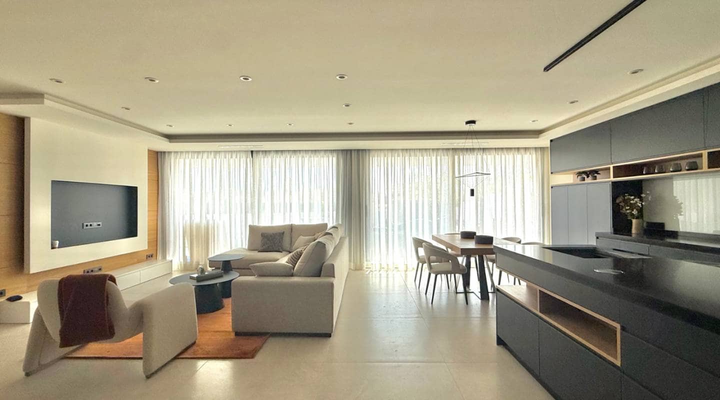 Chalet de 4 habitaciones en Ciudad Quesada en venta con piscina - 995.000 € (Ref: 9313882)