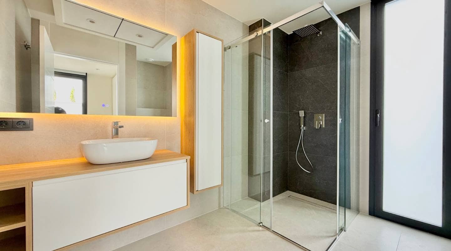 Chalet de 4 habitaciones en Ciudad Quesada en venta con piscina - 995.000 € (Ref: 9313882)