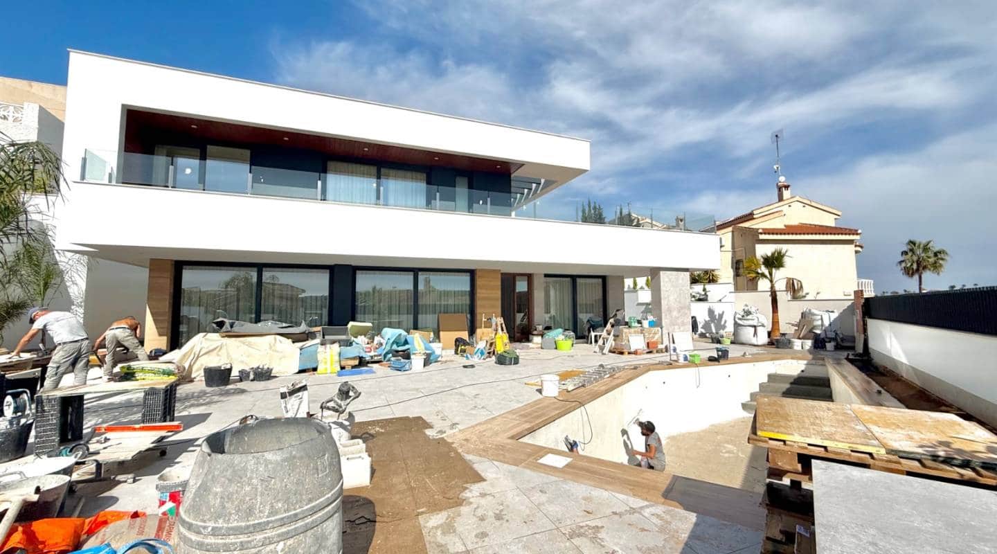 Chalet de 4 habitaciones en Ciudad Quesada en venta con piscina - 995.000 € (Ref: 9313882)