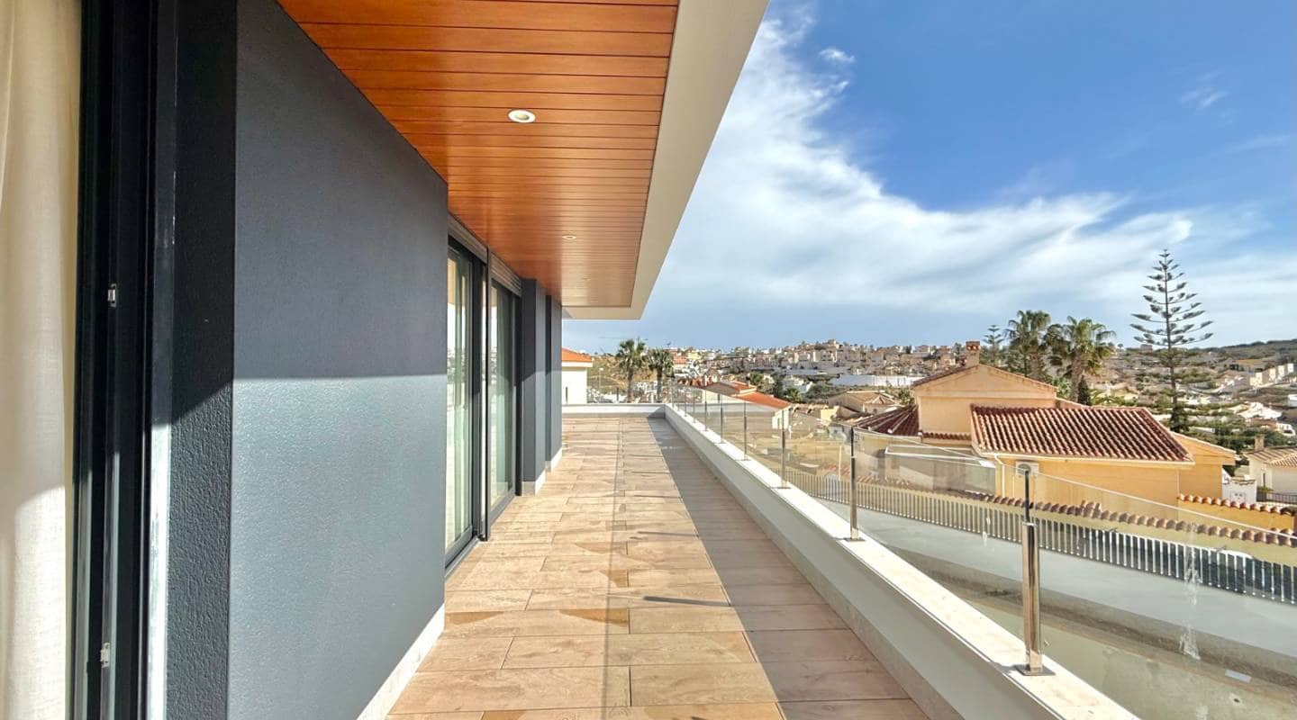 Chalet de 4 habitaciones en Ciudad Quesada en venta con piscina - 995.000 € (Ref: 9313882)