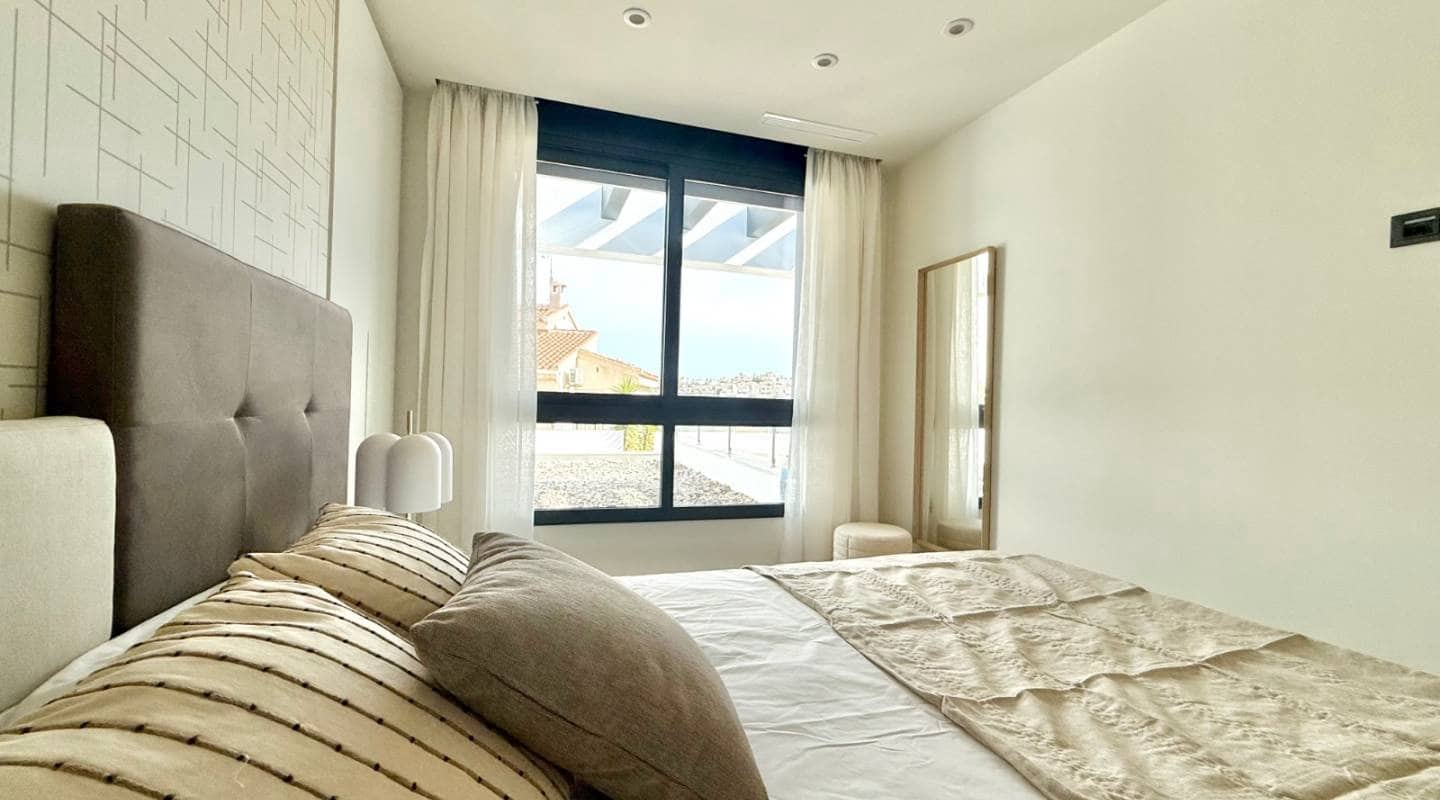 Chalet de 4 habitaciones en Ciudad Quesada en venta con piscina - 995.000 € (Ref: 9313882)