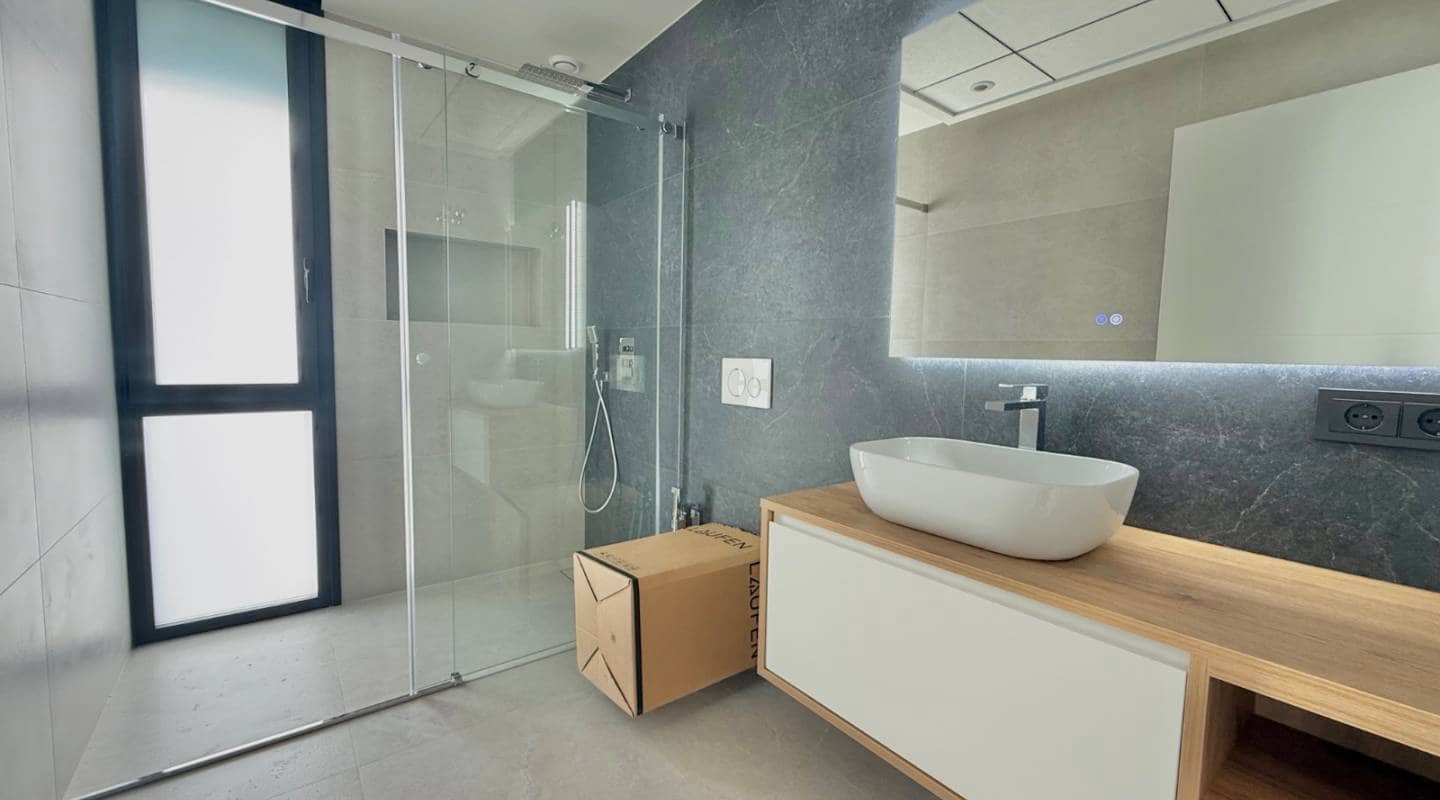 Chalet de 4 habitaciones en Ciudad Quesada en venta con piscina - 995.000 € (Ref: 9313882)