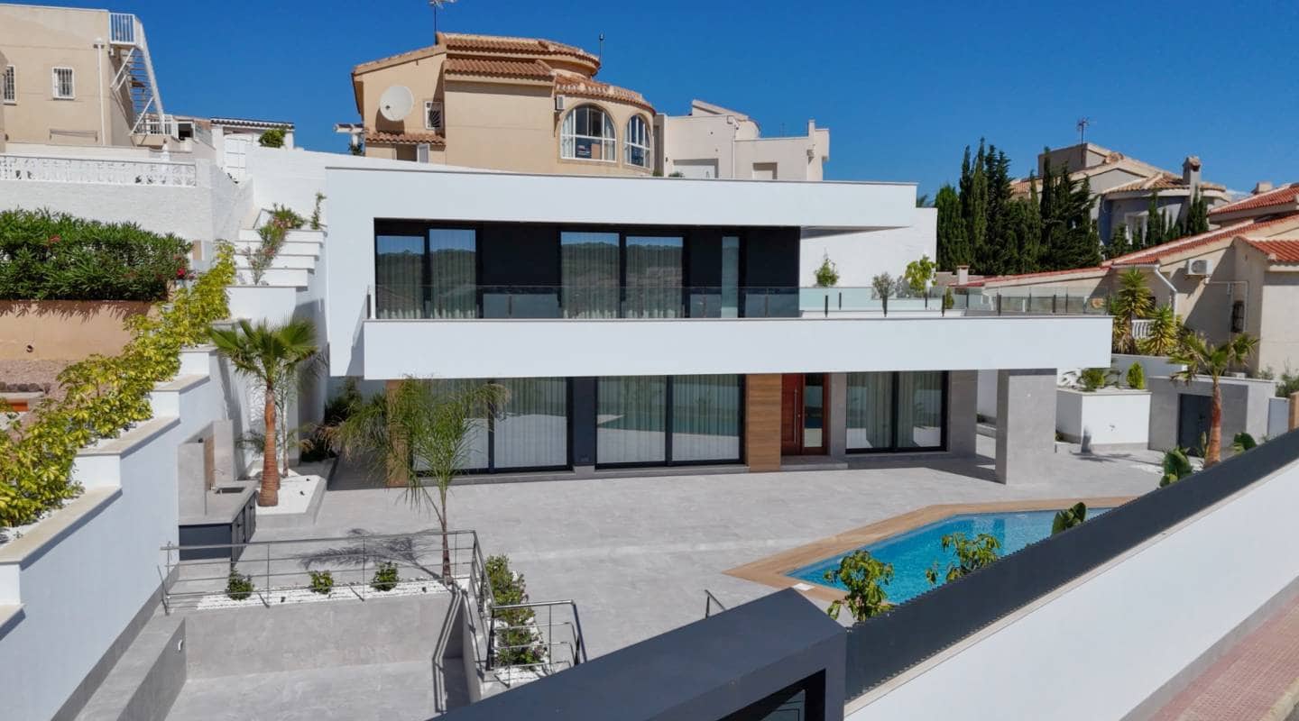 4 soveværelse Villa til salg i Ciudad Quesada med swimmingpool - € 1.150.000 (Ref: 9313882)