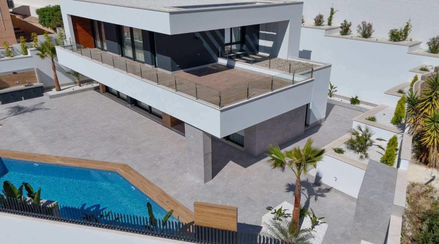 4 soveværelse Villa til salg i Ciudad Quesada med swimmingpool - € 1.150.000 (Ref: 9313882)